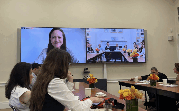 María Corina Machado también subrayó que el proceso de reconstrucción requerirá la participación activa de la diáspora venezolana. Foto @ConVzlaComando